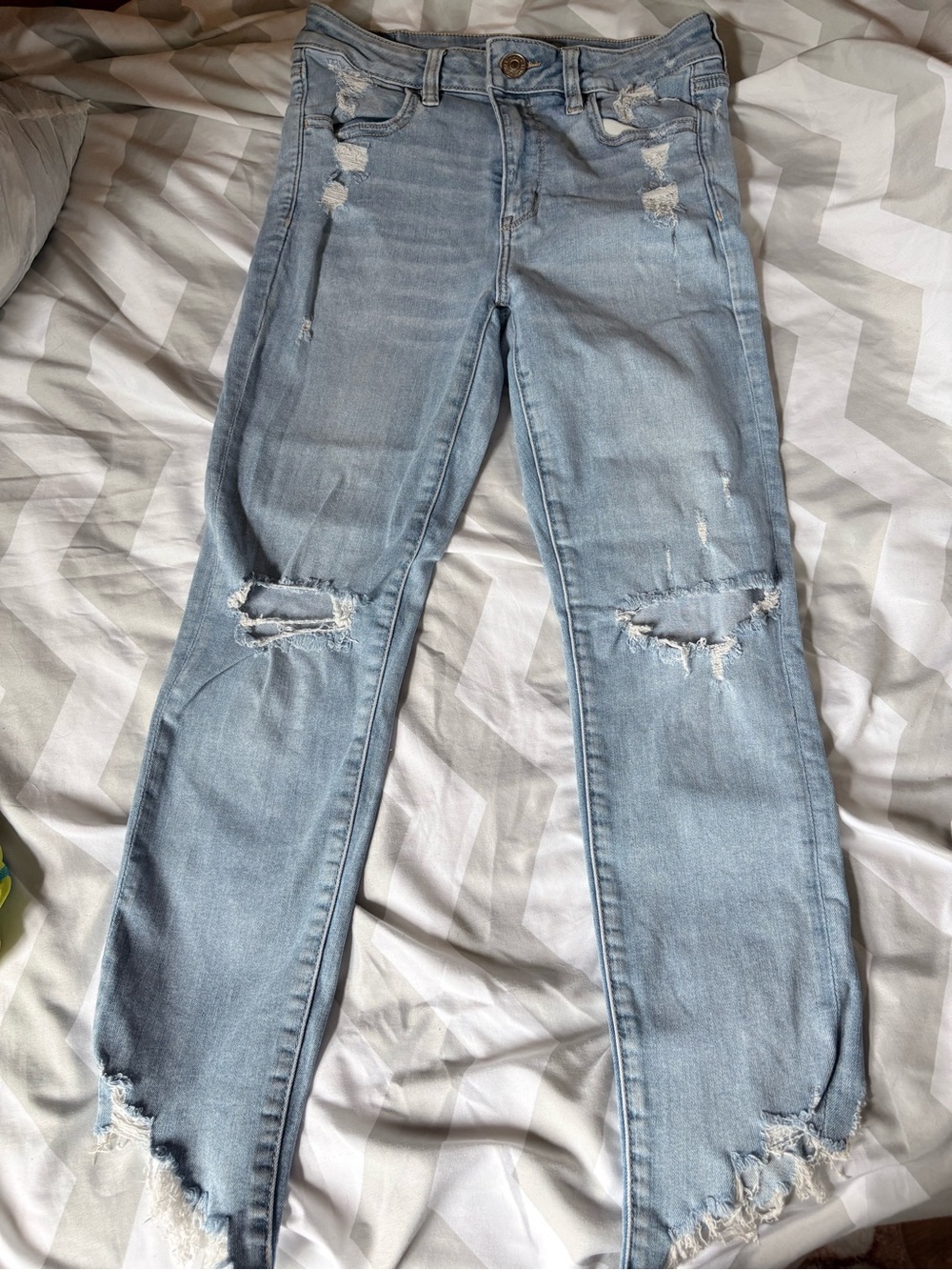 American Eagle Outfitters Light Wash Distressed Skinny Jeans